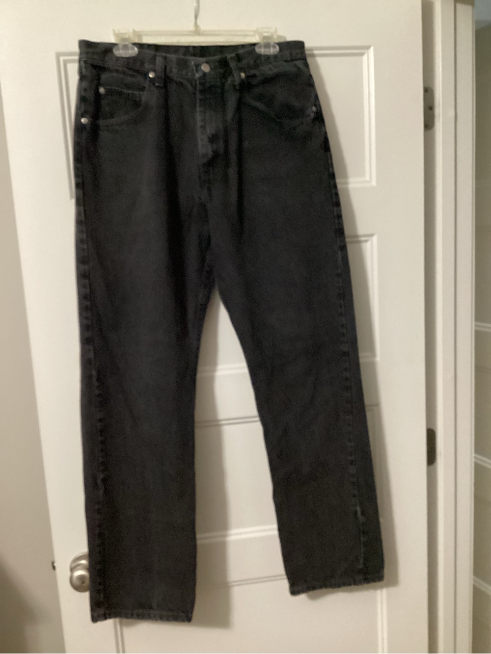 Wrangler Men's Relaxed Black Jeans